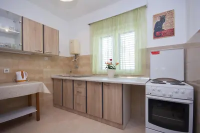 Kuhinja ili čajna kuhinja u objektu Apartments by the sea Brodarica, Sibenik - 5736