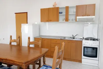 Kuhinja ili čajna kuhinja u objektu Apartments by the sea Razanj, Rogoznica - 5945