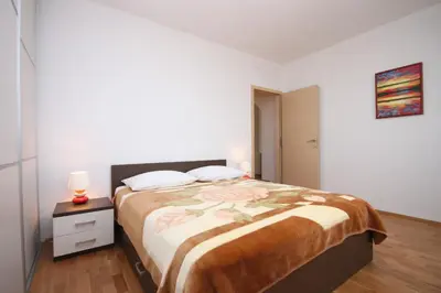 Krevet ili kreveti u jedinici u objektu Apartments and rooms by the sea Vodice - 6182