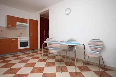 Kuhinja ili čajna kuhinja u objektu Apartments with a parking space Vodice - 6183