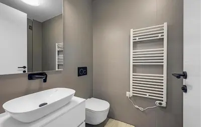 Kupaonica u objektu Cozy Apartment In Brodarica With House Sea View