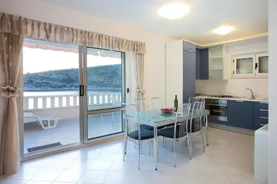 Kuhinja ili čajna kuhinja u objektu Apartments by the sea Razanj, Rogoznica - 7484