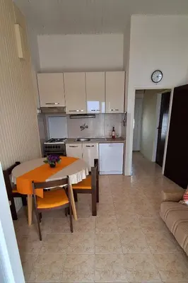 Kuhinja ili čajna kuhinja u objektu Apartments by the sea Rogoznica - 7499