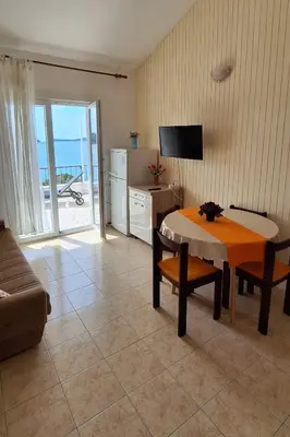 TV i/ili zabavni centar u objektu Apartments by the sea Rogoznica - 7499