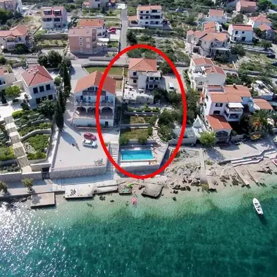 Family-friendly apartments with swimming pool Razanj