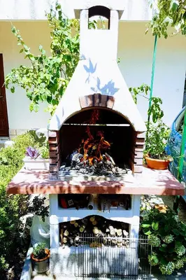Oprema za roštilj dostupna gostima apartmana