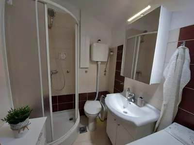 Kupaonica u objektu Apartments by the sea Grebastica, Sibenik - 8333