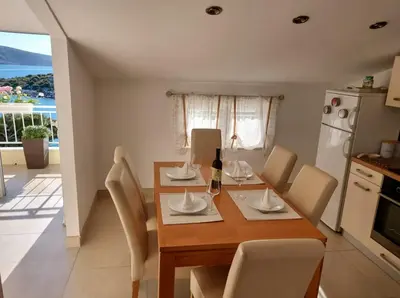Kuhinja ili čajna kuhinja u objektu Apartments by the sea Grebastica, Sibenik - 8333