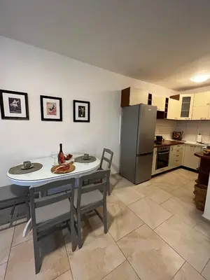 Kuhinja ili čajna kuhinja u objektu Apartments Fishers