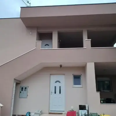 Apartments by the sea Jezera