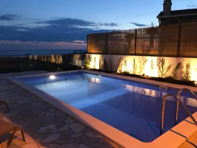 Bazen u objektu Villa Mareta ili u blizini