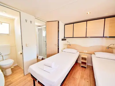 Krevet ili kreveti u jedinici u objektu Holiday Home Galešnica Sea View by Interhome