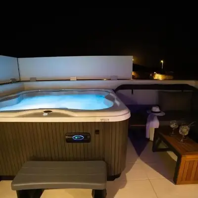 House Sauna&roof jacuzzi