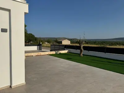 Pogled na planine ili pogled na planine iz vila