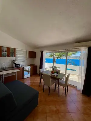 Kuhinja ili čajna kuhinja u objektu Bronislovas holiday home