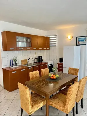 Kuhinja ili čajna kuhinja u objektu Bronislovas holiday home 1