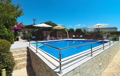 Bazen u objektu Villa Salvia Mare ili u blizini