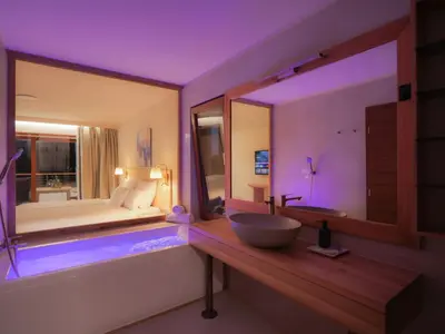 Krevet ili kreveti u jedinici u objektu Villa Lojena - Luxury Getaway with Jacuzzi ID 117