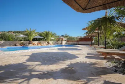 Bazen u objektu Villa Lojena - Luxury Getaway with Jacuzzi ID 117 ili u blizini