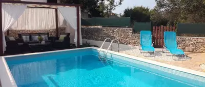 Bazen u objektu Apartment BoDy ili u blizini