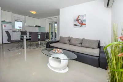 Kuhinja ili čajna kuhinja u objektu Apartments Maja