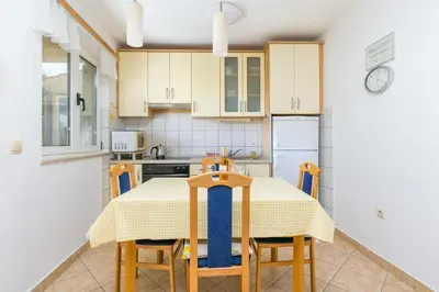 Kuhinja ili čajna kuhinja u objektu Apartments by the sea Razanj, Rogoznica - 23793