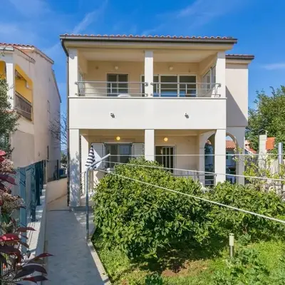 Apartments by the sea Razanj