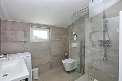 Kupaonica u objektu Seaside family friendly house with a swimming pool Sparadici, Sibenik - 24200
