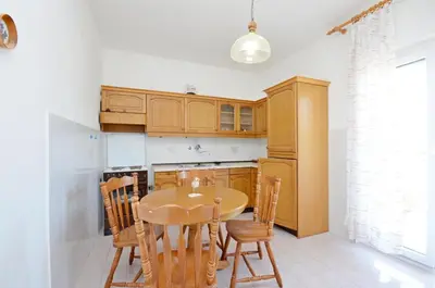 Kuhinja ili čajna kuhinja u objektu Apartments Vila Punta