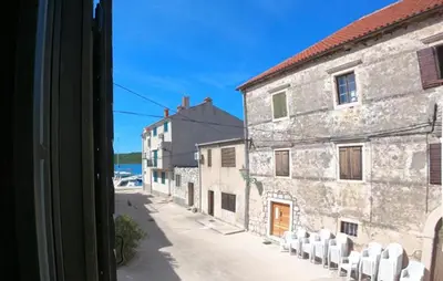 Zgrada u kojoj se nalazi vikendica