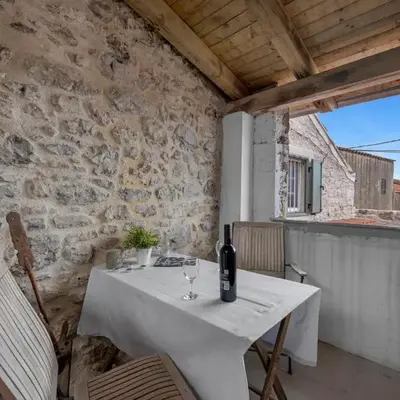 Awesome Home In Pirovac With Wifi