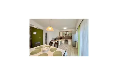 Kuhinja ili čajna kuhinja u objektu Amazing Apartment In Vodice With Wifi