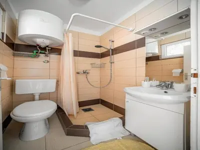 Kupaonica u objektu Apartment in Vodice near Male Vrulje Beach