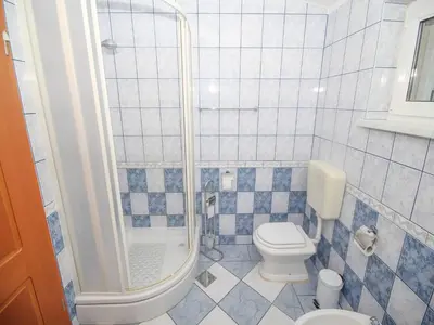 Kupaonica u objektu Apartment in Tribunj near Tribunj Beach