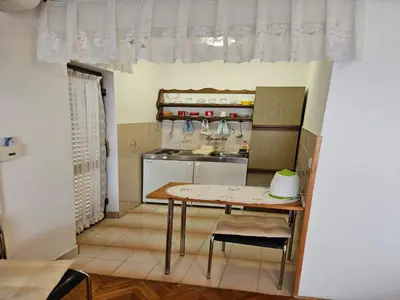 Kuhinja ili čajna kuhinja u objektu Studio in Tribunj near Seafront and Beaches