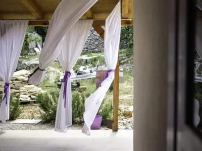 Vrt u objektu Studio in Raslina near Krka River and Beaches