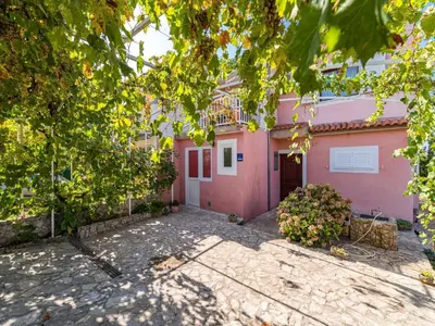 Vrt u objektu Apartment ibenik near Beach Gaj