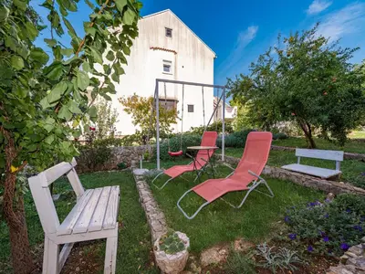 Vrt u objektu Apartment ibenik near Beach Gaj