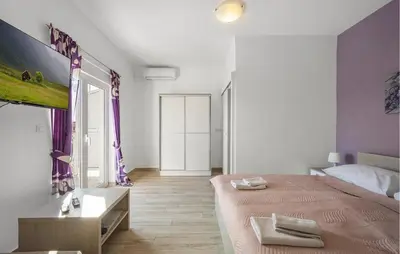 Krevet ili kreveti u jedinici u objektu Gorgeous Apartment In Pirovac With Wifi
