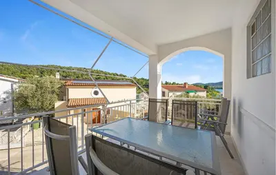 Balkon ili terasa u objektu Gorgeous Apartment In Pirovac With Wifi