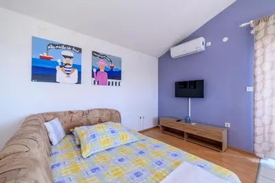 Krevet ili kreveti u jedinici u objektu Apartments with parking space Raslina, Krka - 24304