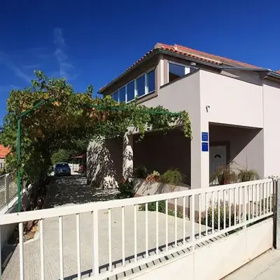 Apartments by the sea Zablace