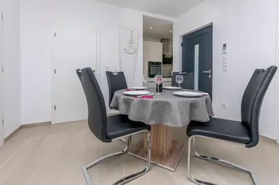 Kuhinja ili čajna kuhinja u objektu Apartments Lonamare