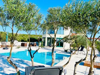 Bazen u objektu Traumhaftes Apartment mit Pool ili u blizini