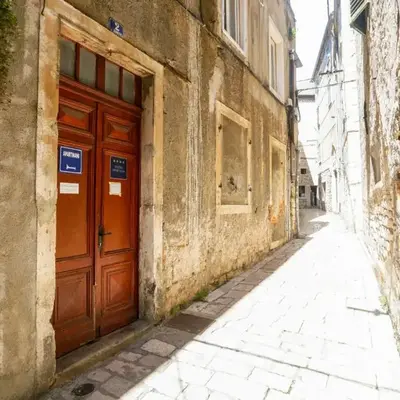Apartments with WiFi Sibenik - 24358