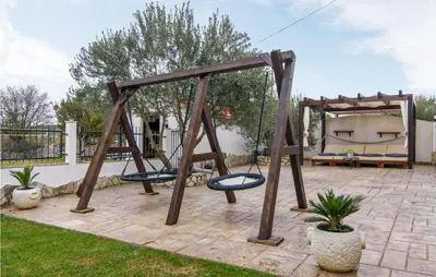 Tlocrt objekta Amazing Home In Unesic With Wifi