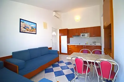 Kuhinja ili čajna kuhinja u objektu Apartman Mir