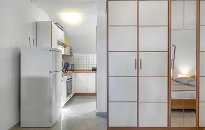 Kuhinja ili čajna kuhinja u objektu 2 Bedroom Nice Apartment In Dubravice