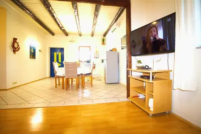 TV i/ili zabavni centar u objektu Obiteljska kuća za odmor Murter A4