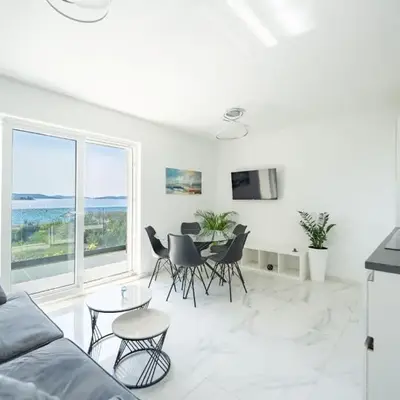 Tedoris Apartments